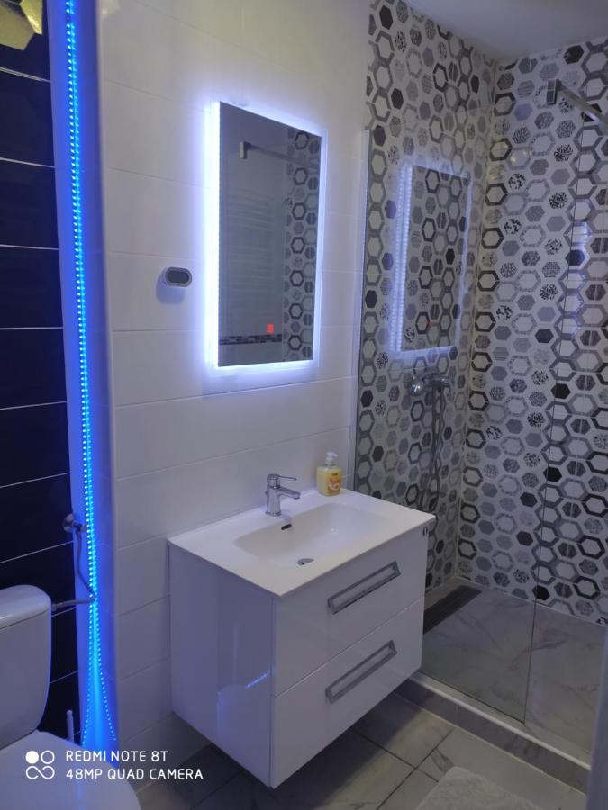 Gutenberg Utca Apartman Seghedin Exterior foto
